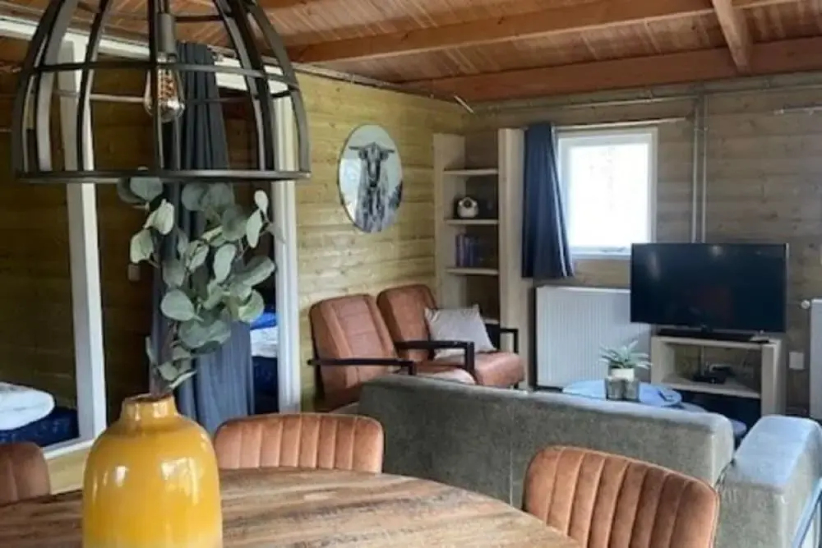 Modern Cabin-style Bungalow