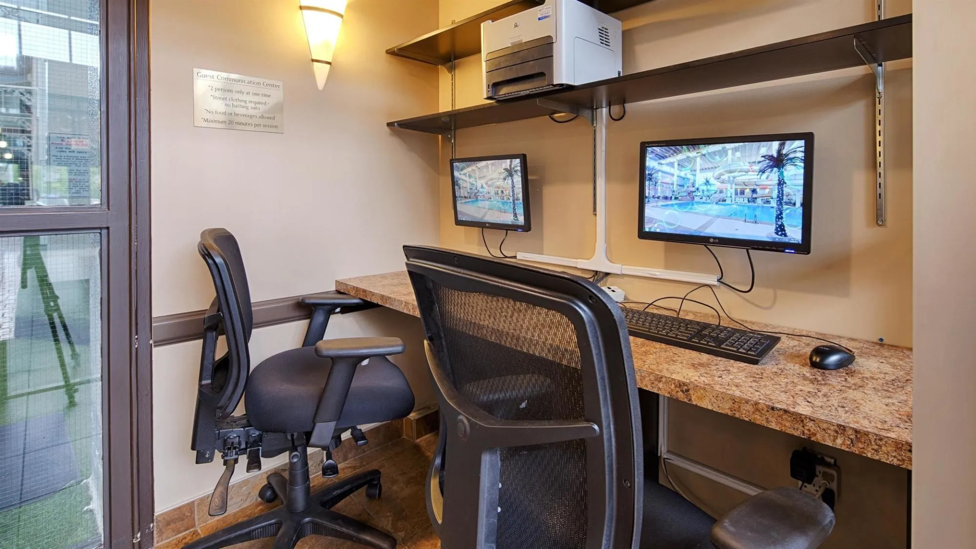 Seven Oaks Hotel Regina