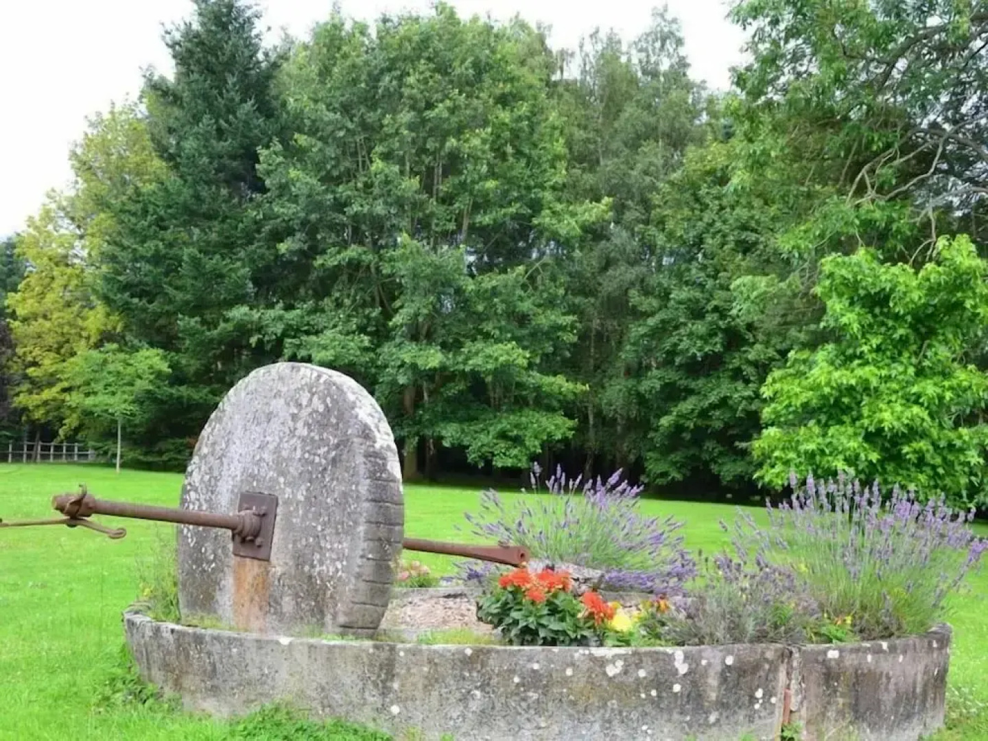 Maison cour le lièvre