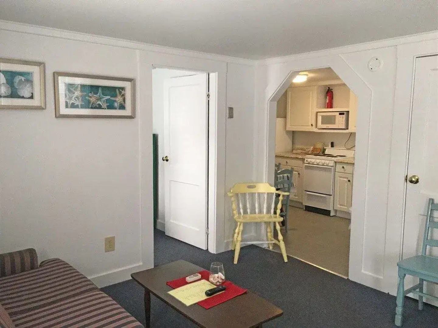 Carriage House Motel Cottages & Suites