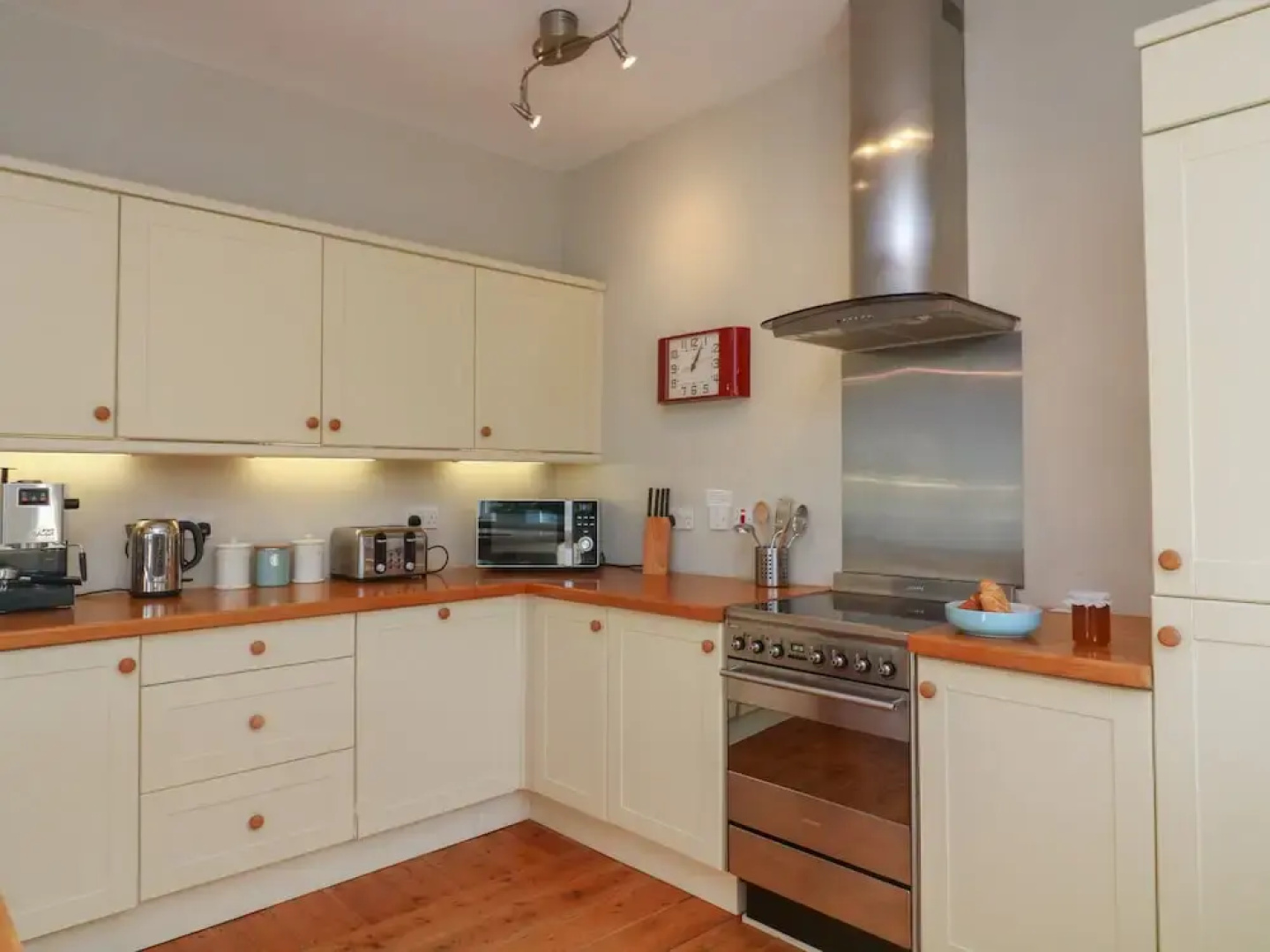 1 Bailey's Cottage