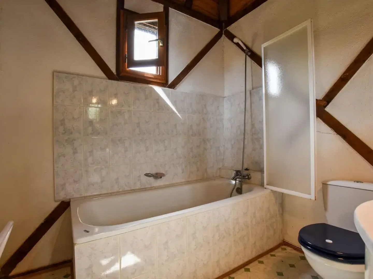 Cozy Holiday Home With Garden in Padirac France