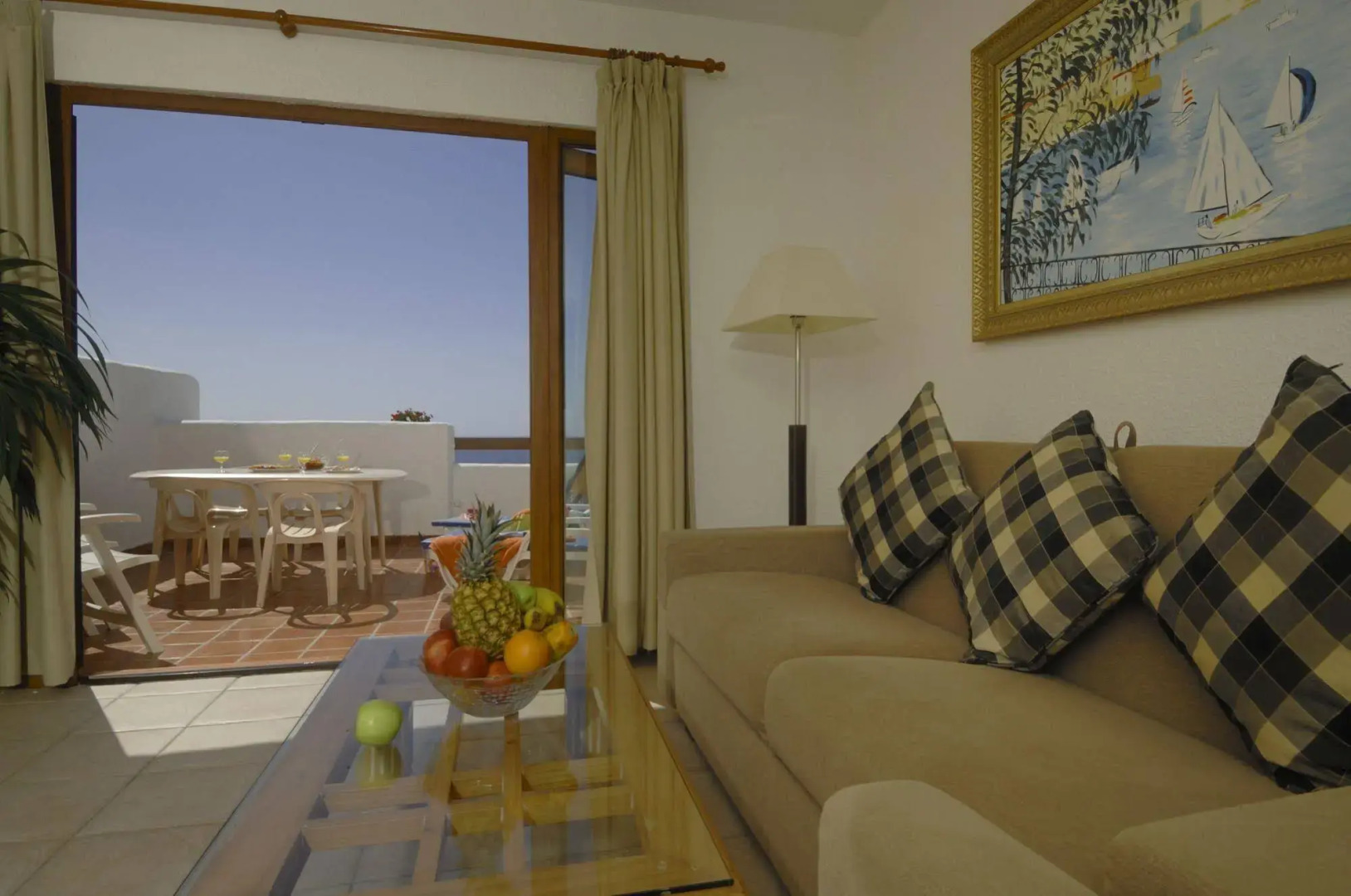 Ona Beverly Hills Suites