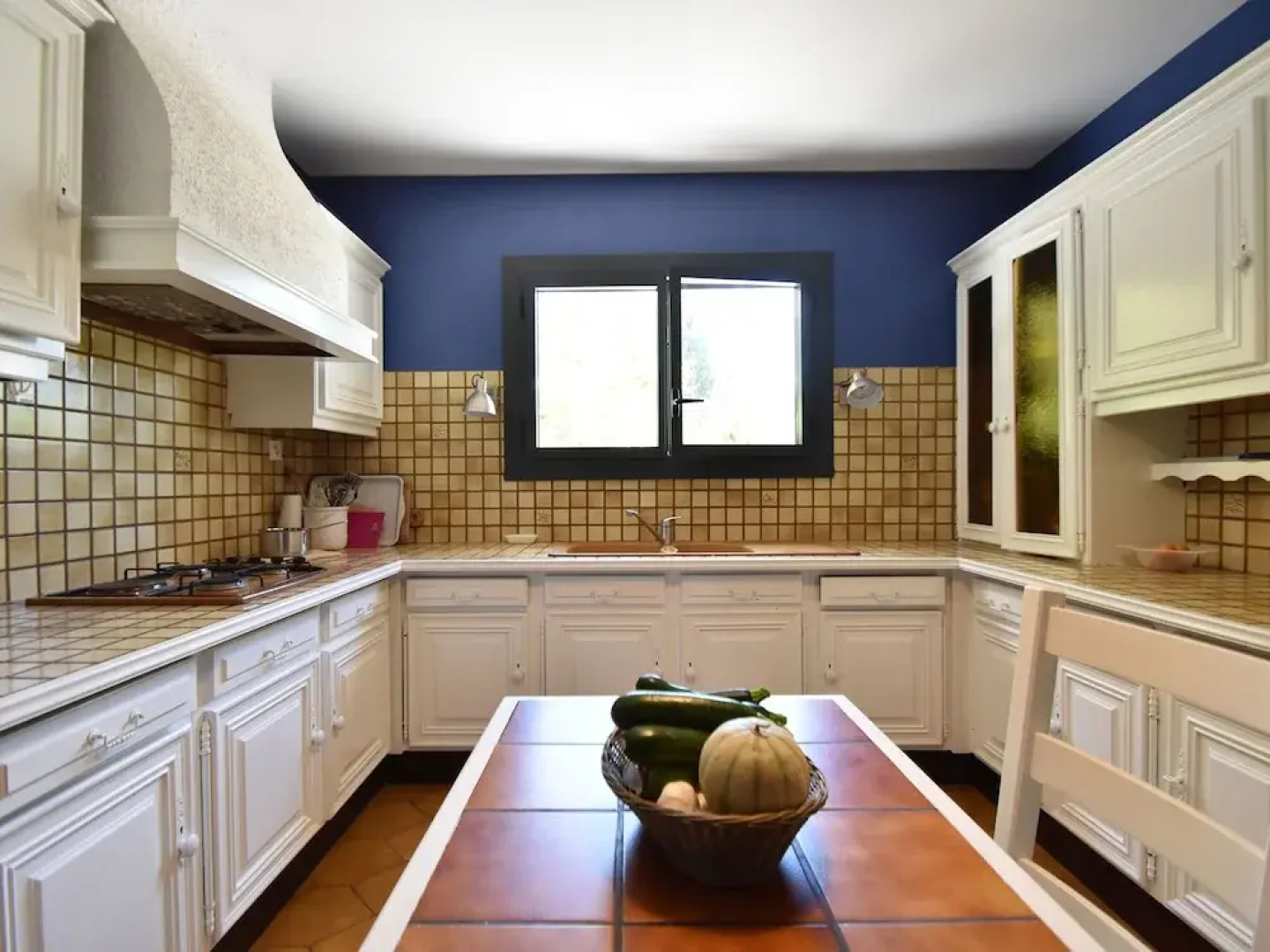 Villa With Heated Pool, Beautiful View and Garden, Near Vaison-la-romaine