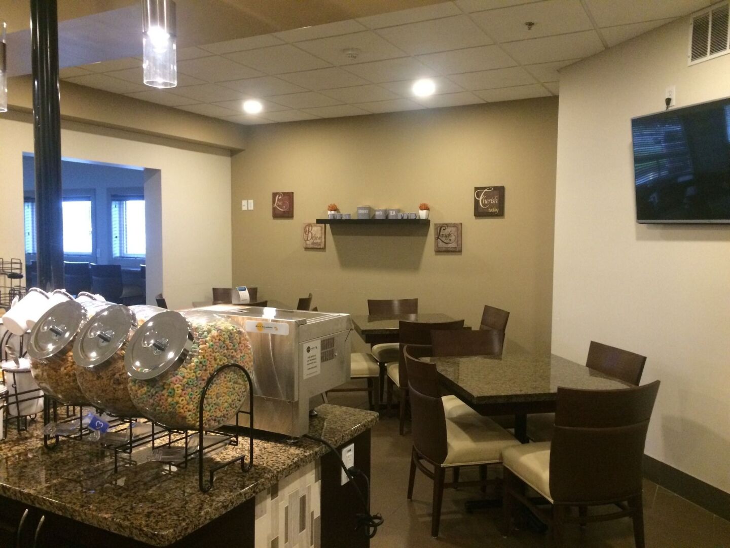 Comfort Inn & Suites Medicine Hat