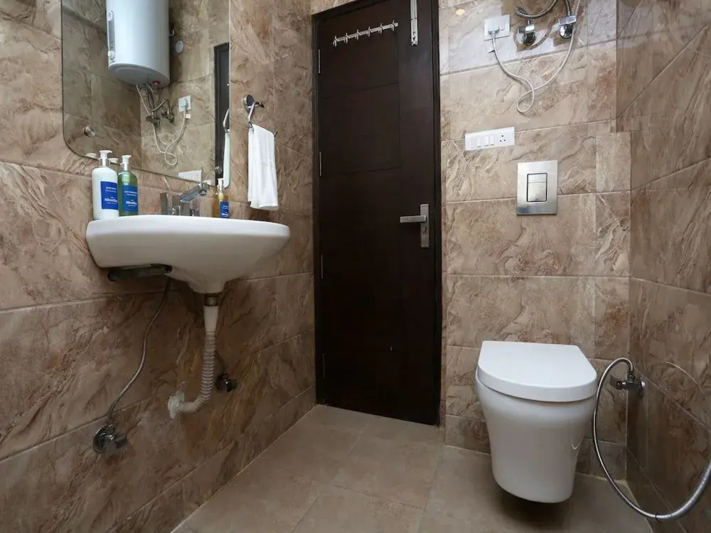 OYO Rooms Golf Course Road II