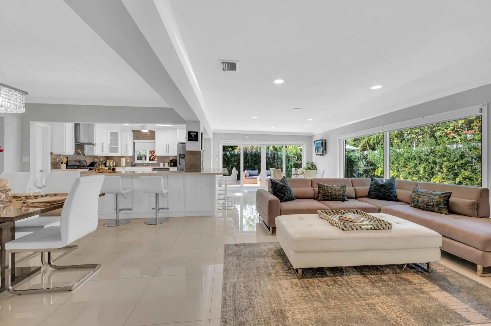 Modern Coastal Style | Walk To Beach | Heated Pool | Tranquility | Ocean Mist Key | RESlDENCES