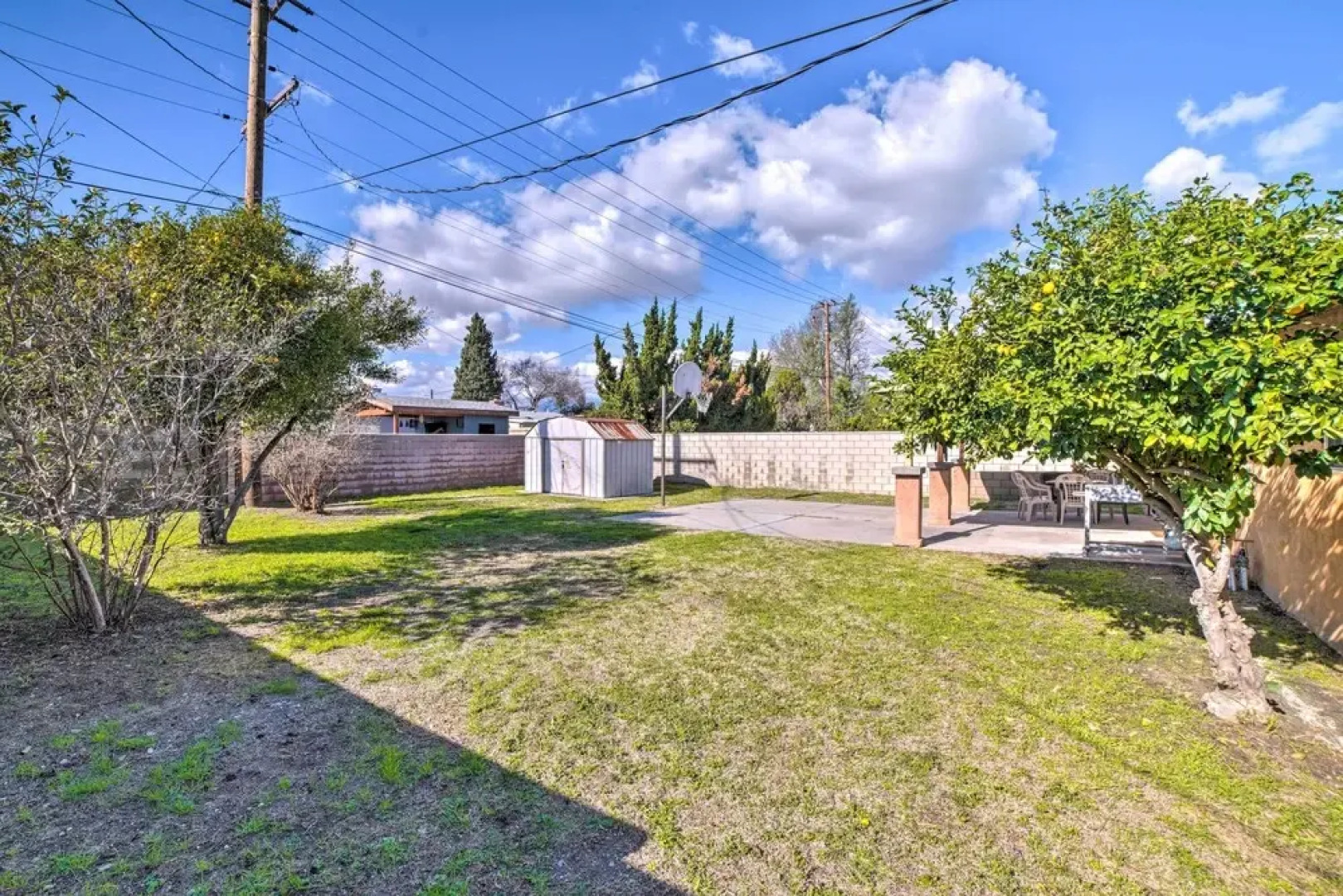 Family-friendly Home w/ Basketball Court!