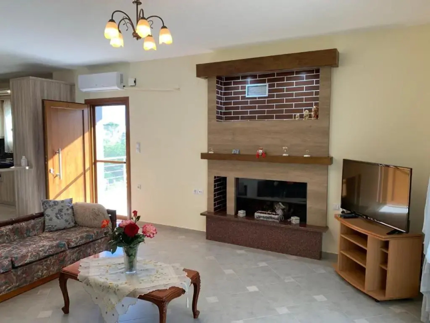 Lovely 2-bedroom holiday home in Nea Kallikratia