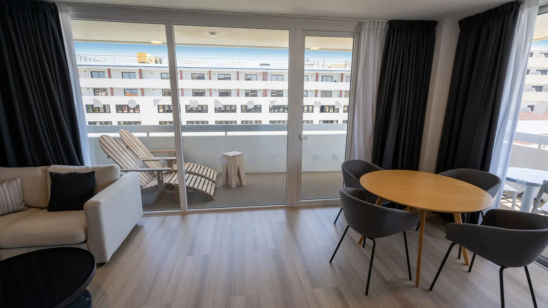 Coral Suites & Spa