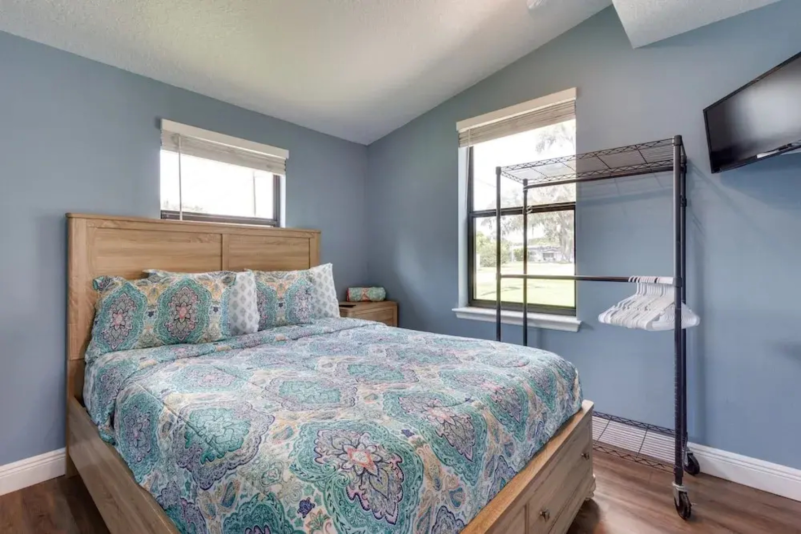St Cloud Vacation Rental - Walk to Lakefront Park!