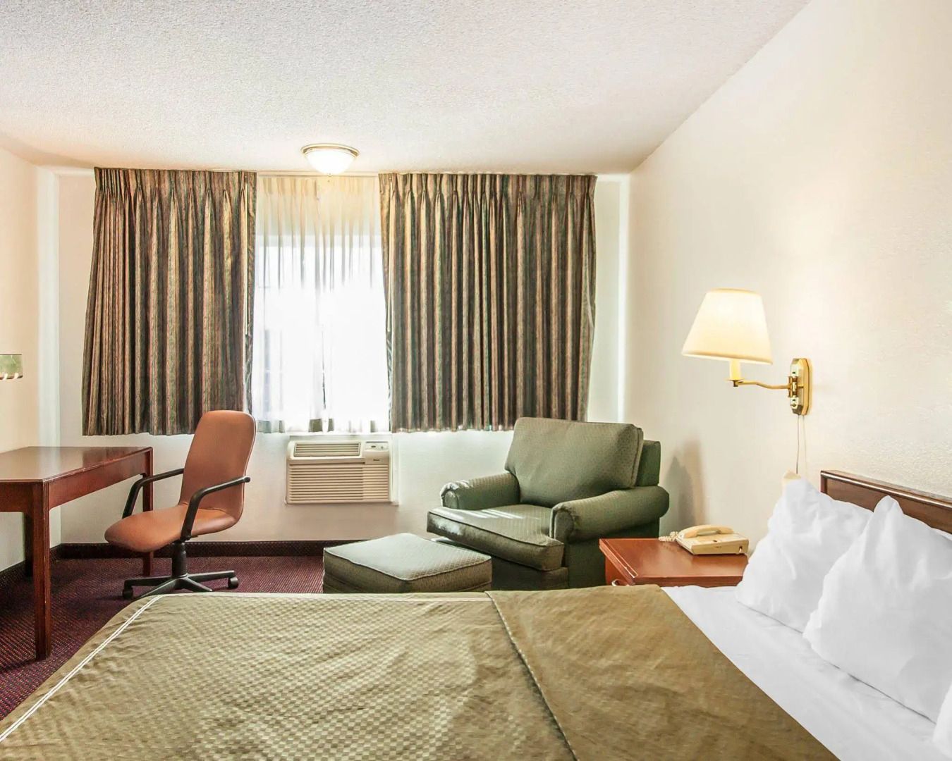 Rodeway Inn & Suites Portland West - Beaverton