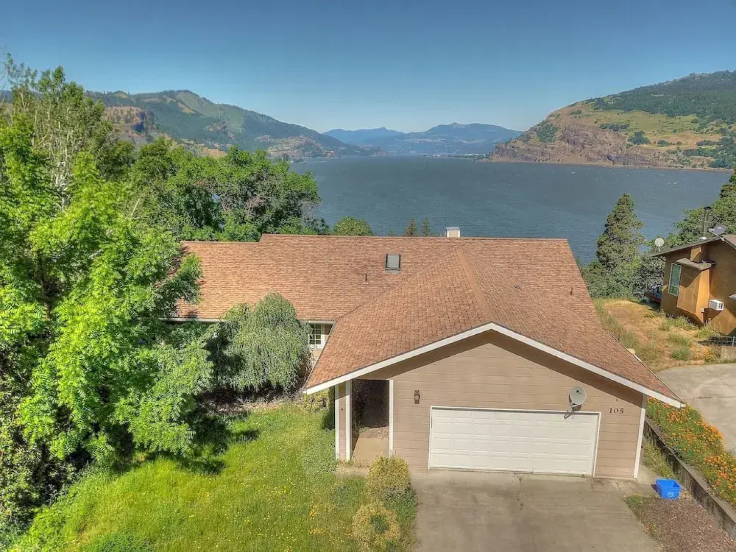 Amber Sunset 3 Bedroom Home by RedAwning