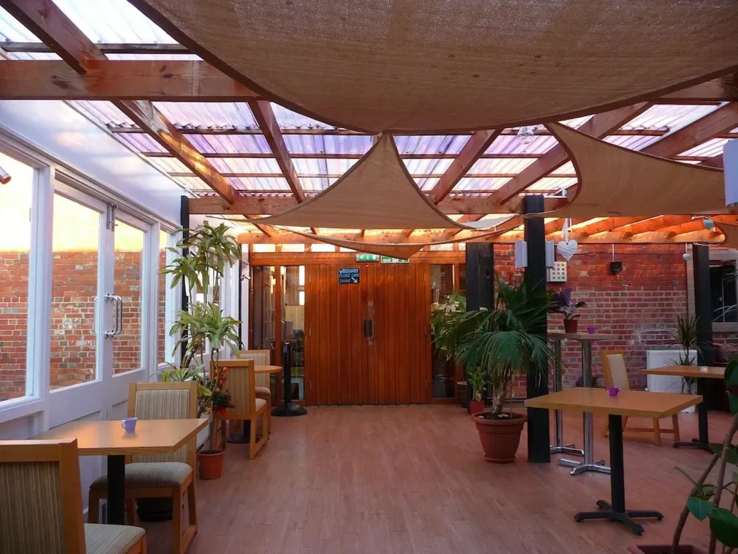 Willow Barn Hotel & Restaurant