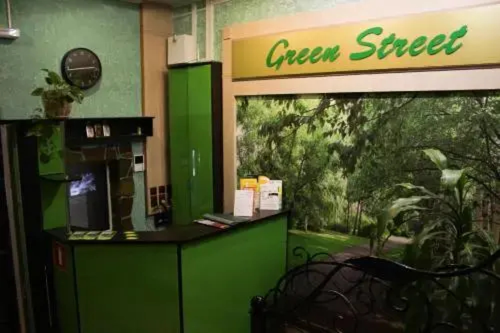 Green Street Hotel & Hostel