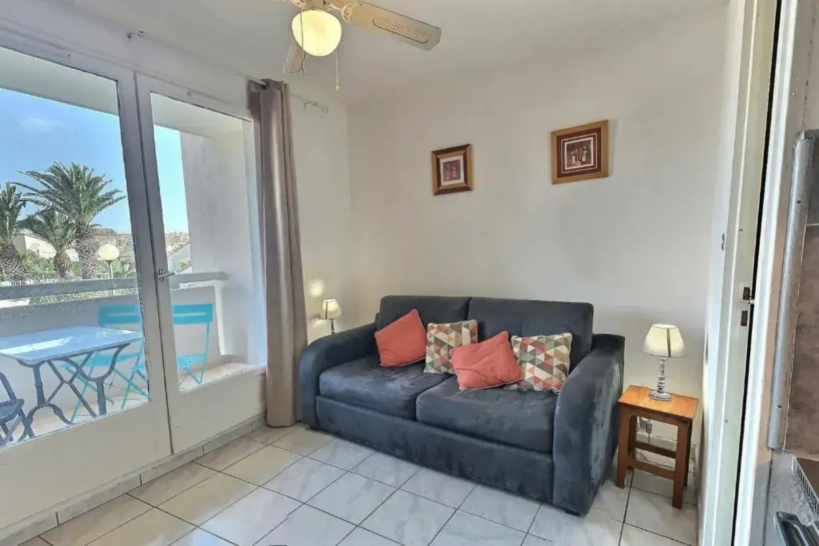 Studio cabine pour 4 personnes avec piscine commune