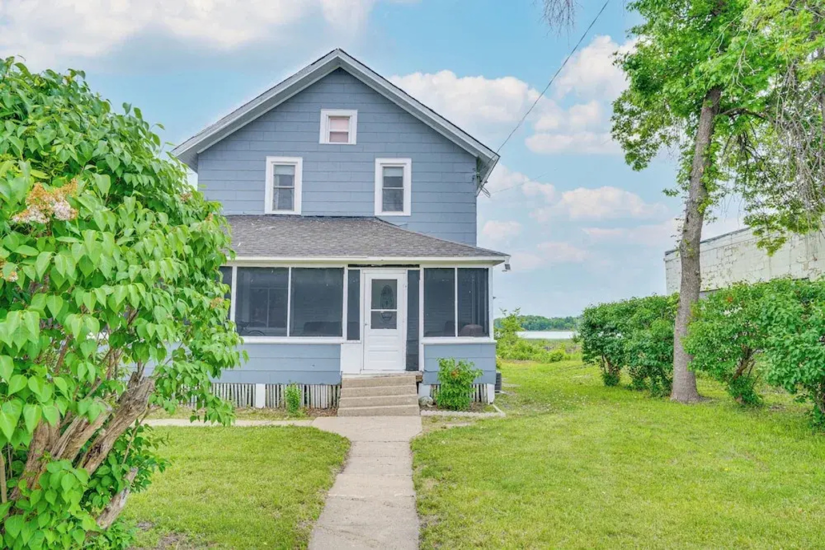 Snowmobile Trail On-site: Lakefront Mound Apt!