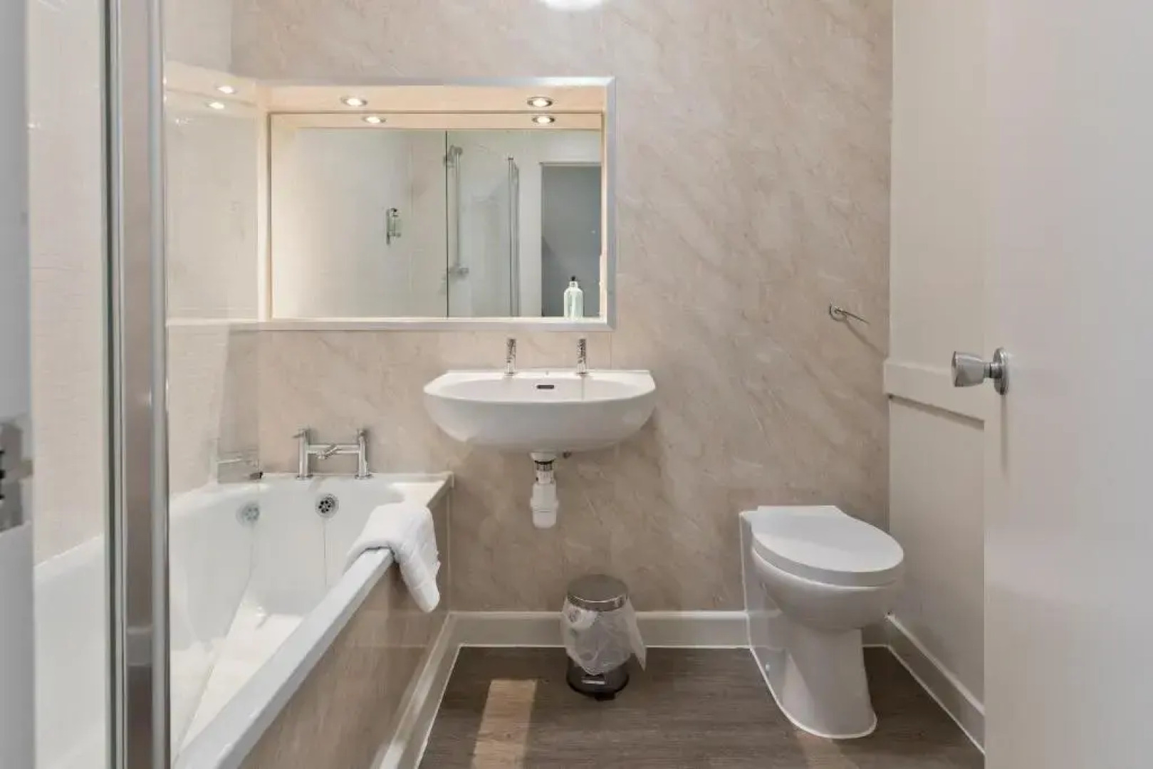 Blue Bell Lodge Hotel