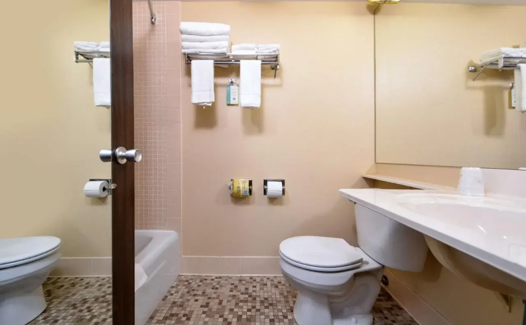 Americas Best Value Inn - Campus View