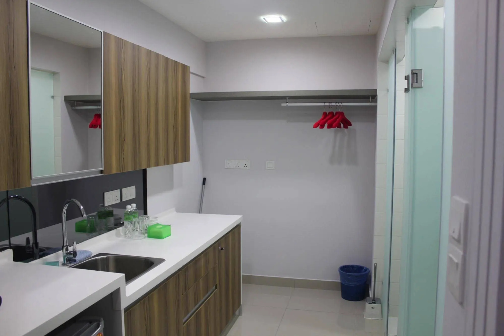 De Houz - Trefoil Setia Alam Home Stay