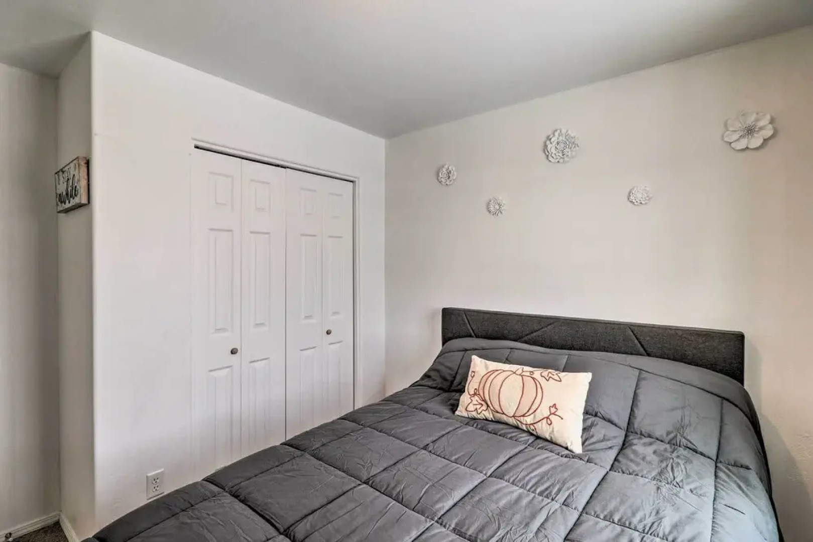Family-friendly Columbia Falls Townhome w/ Views!