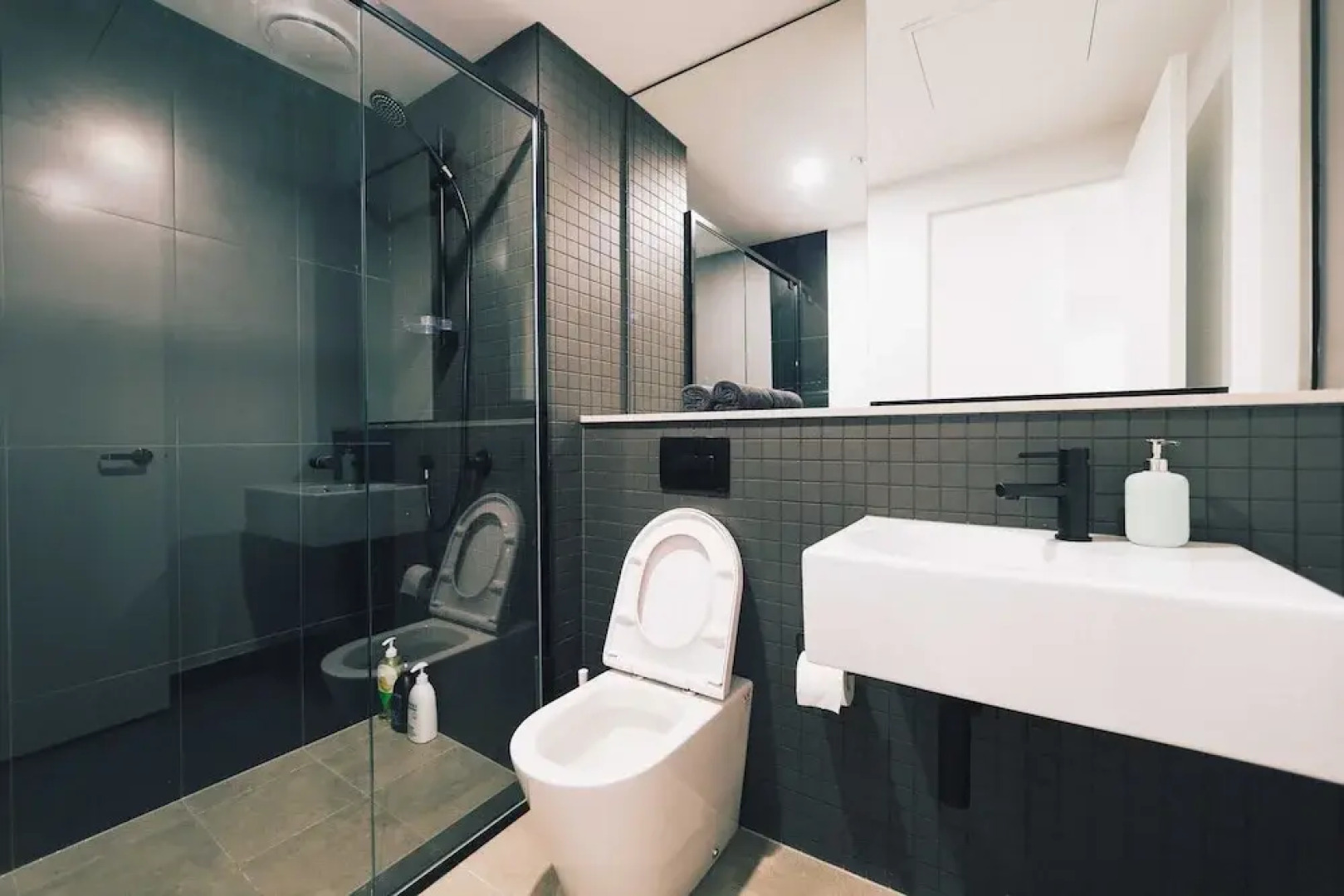 Midnight Apartments Accommodate Canberra