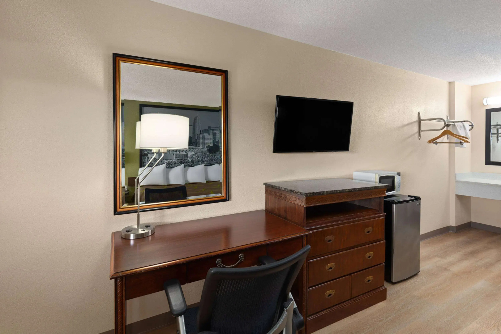 Super 8 by Wyndham Fort Mitchell Cincinnati Area