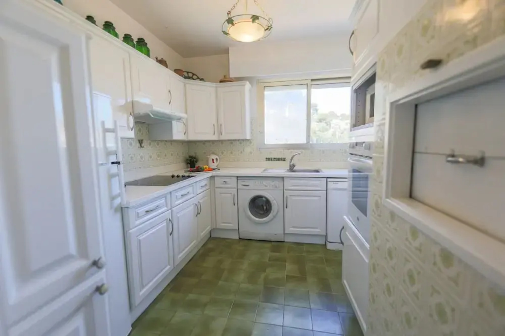 Le California AP1008