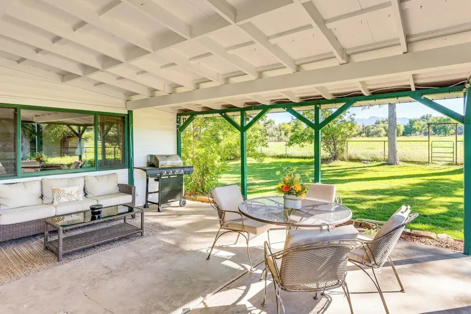 Patio & Mountain Views: Farmhouse in Mancos!