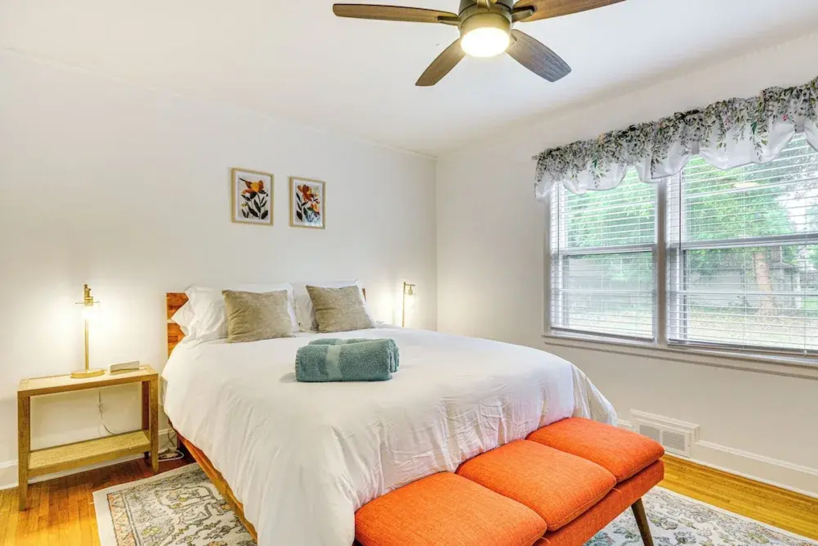 'dogwood Cottage' w/ Fireplace: 1 Mi to University