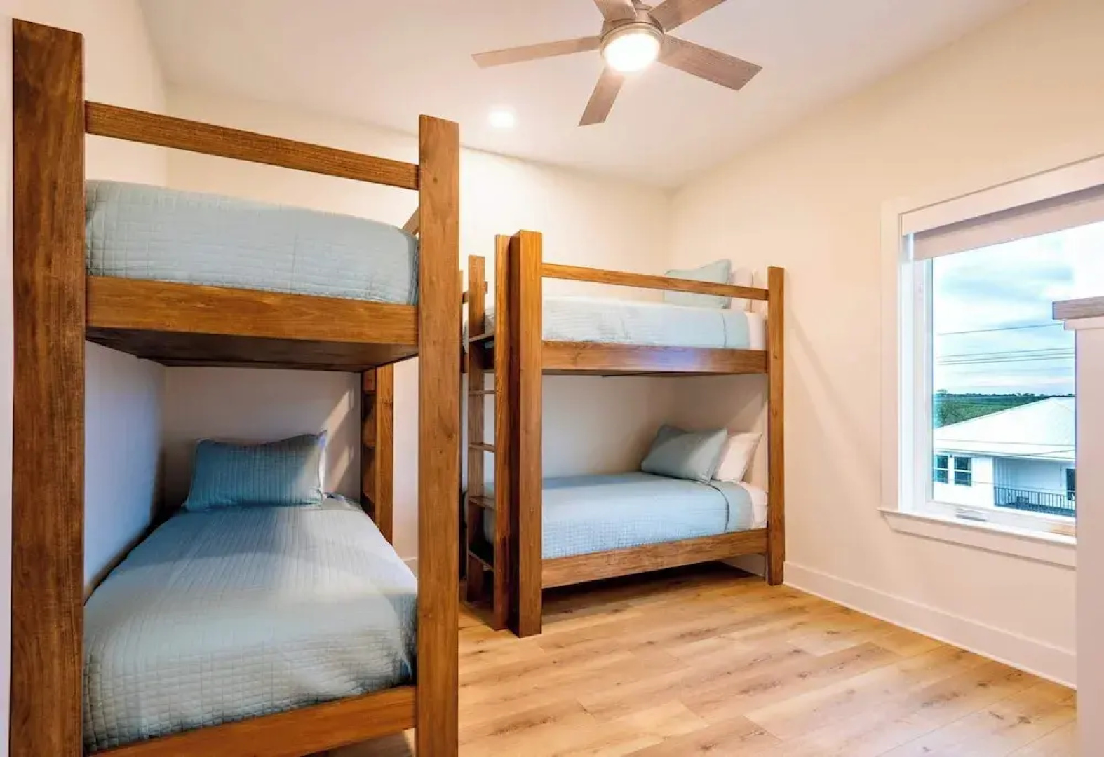 8 Bed 9 Bath Private Pool Grill Walk to Beach