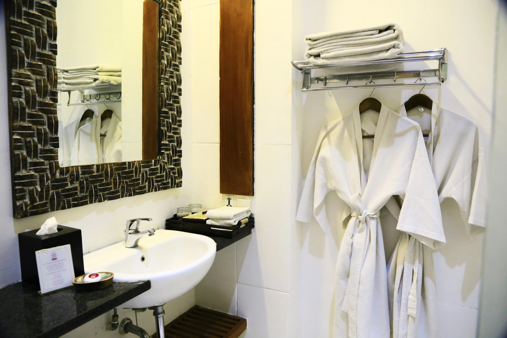 Cattleya Suite by Marbella