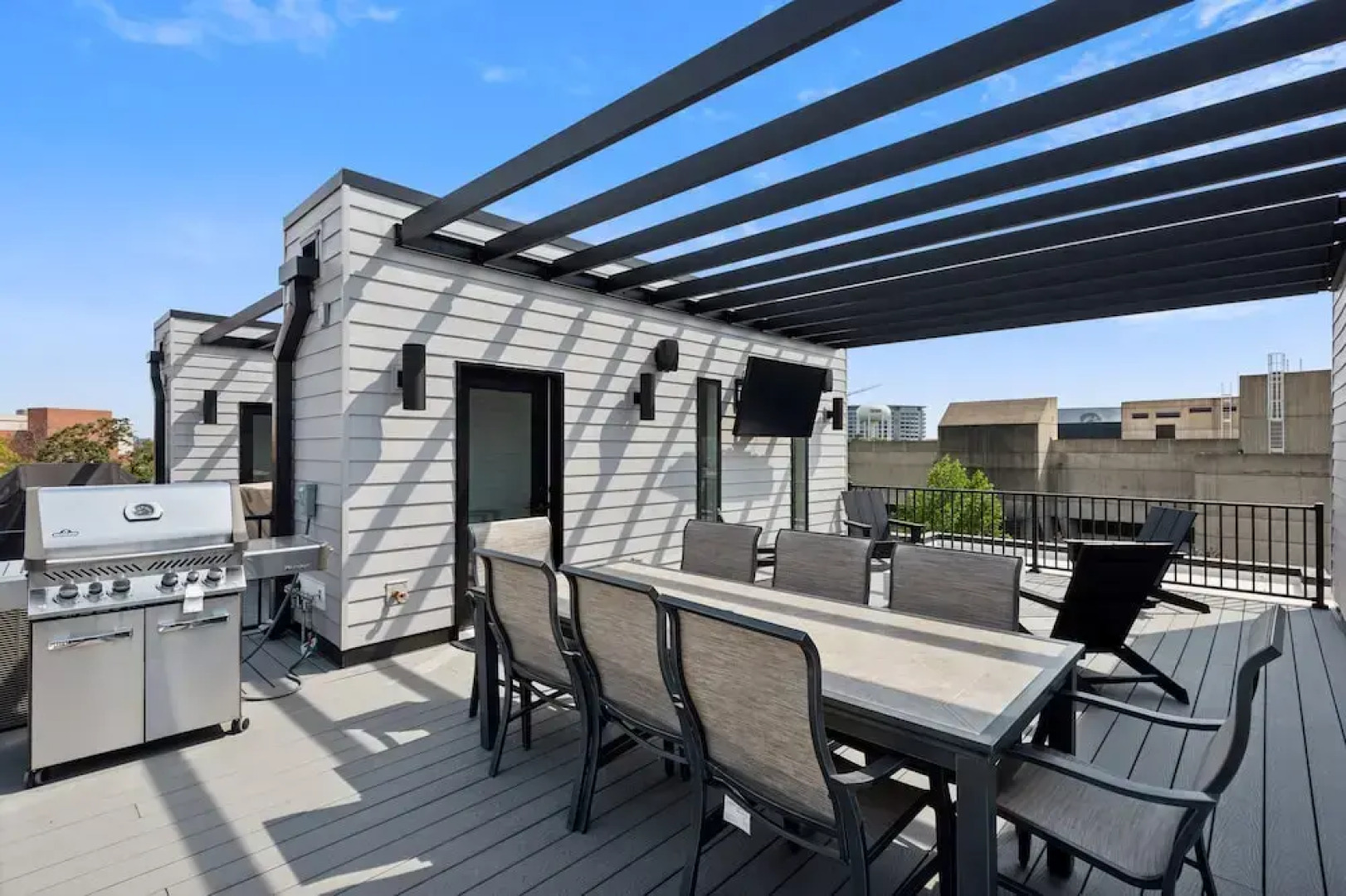 New Modern Townhome With Rooftop Patio 2 Bedroom Townhouse by RedAwning
