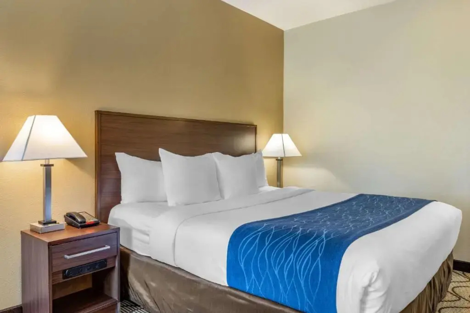 Clarion Inn & Suites Orange County John Wayne Airport