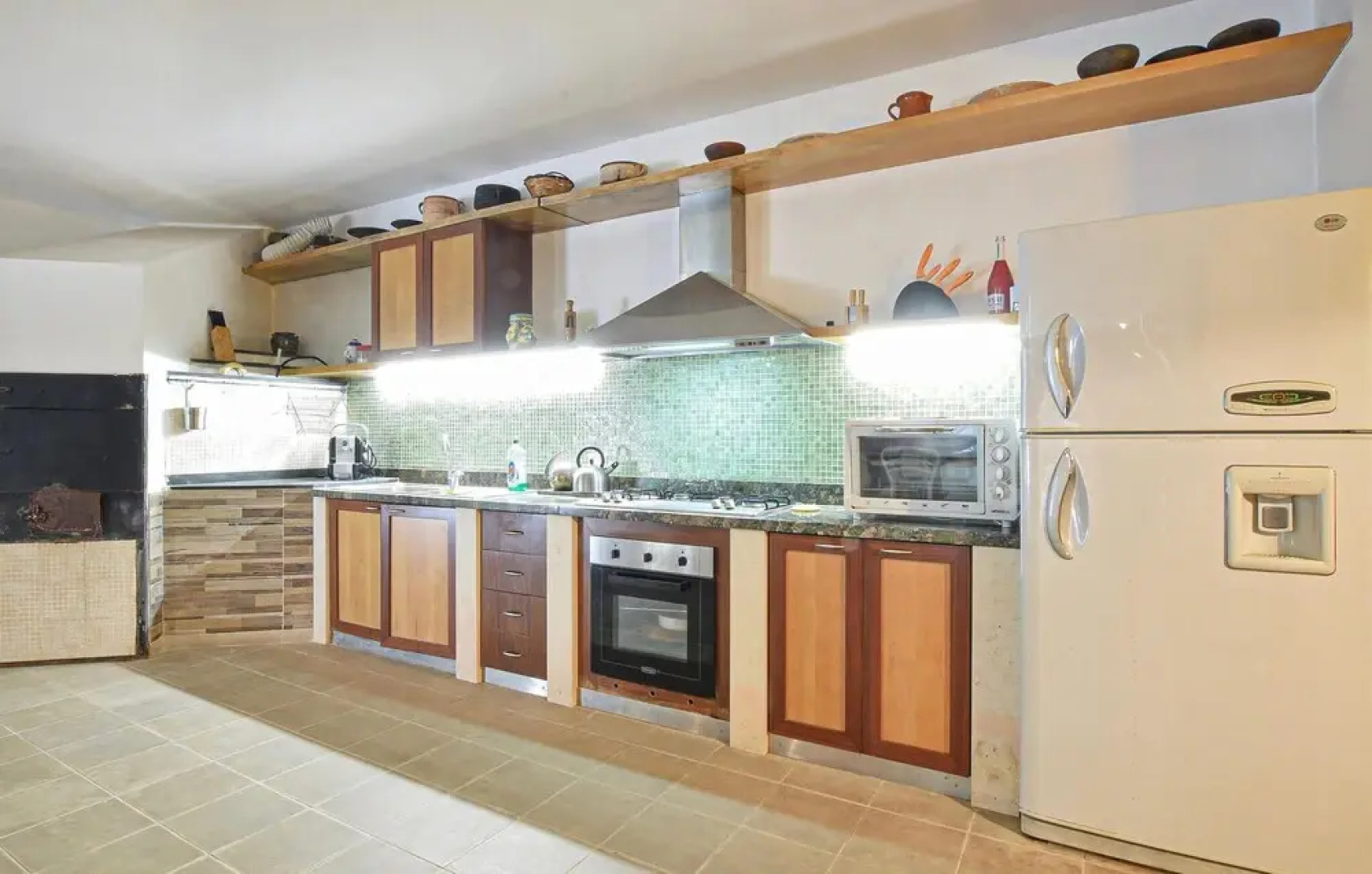 Amazing Home in S. Croce Camerina RG With 6 Bedrooms, Private Swimming Pool and Outdoor Swimming Pool