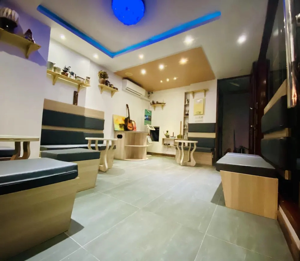 Turquoise Residence by UI