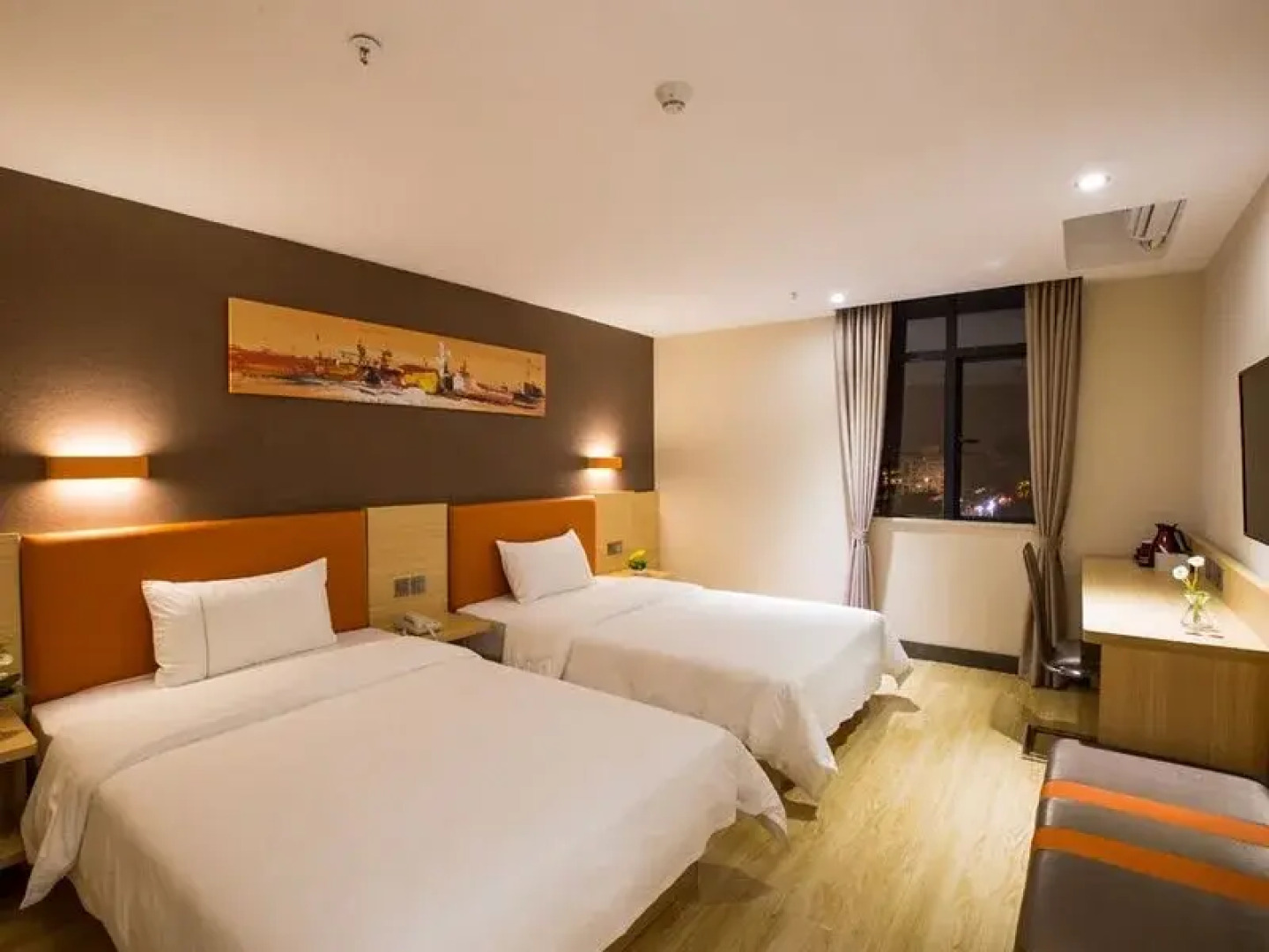 IU Hotel Shangqiu Kaixuan Road Zhonghuan Square Branch
