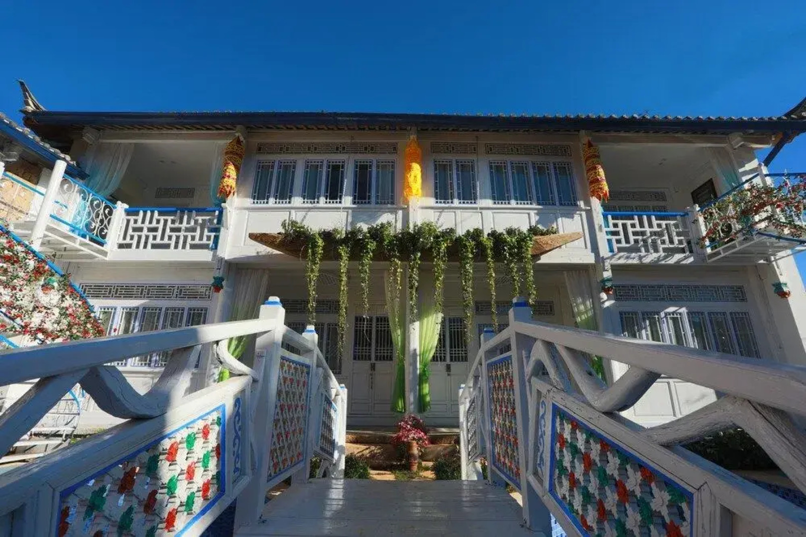 Hua Linglong Courtyard Inn