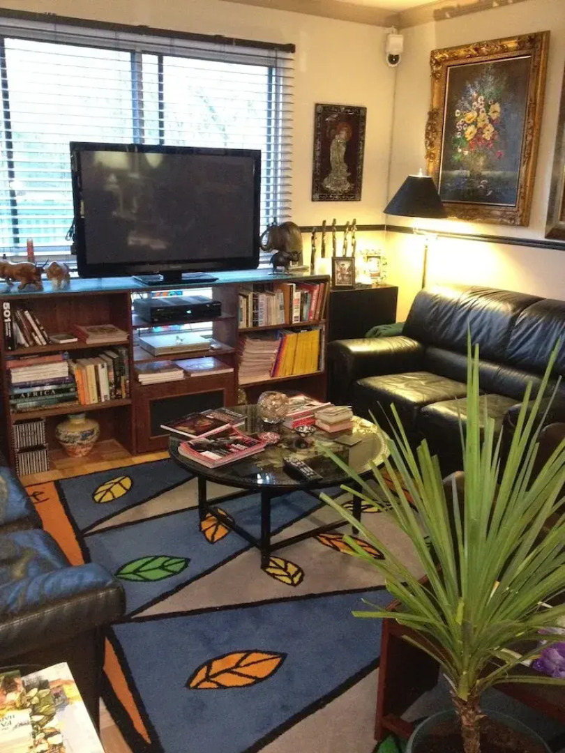 Repos & Manna Downtown Montreal