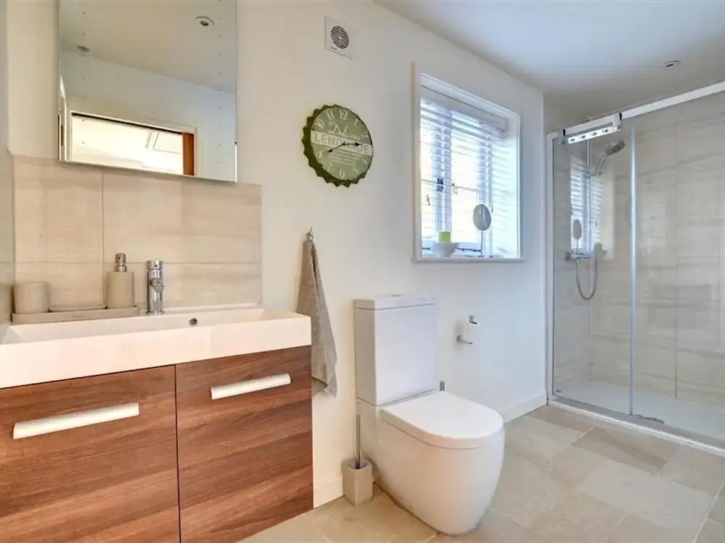 Serene Holiday Home in Linton With Private Swimming Pool