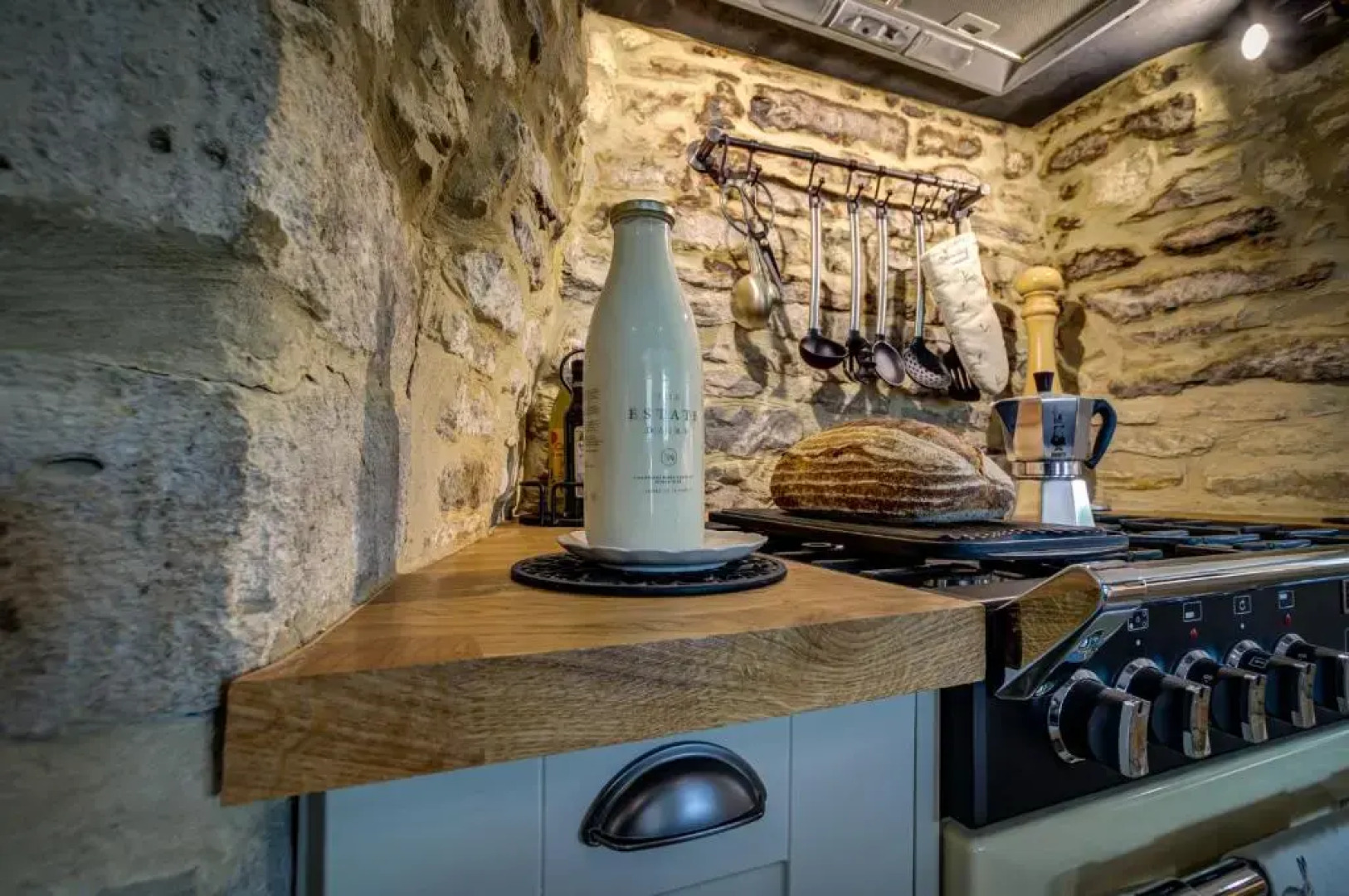 Chic Georgian town house in Cotswold town centre