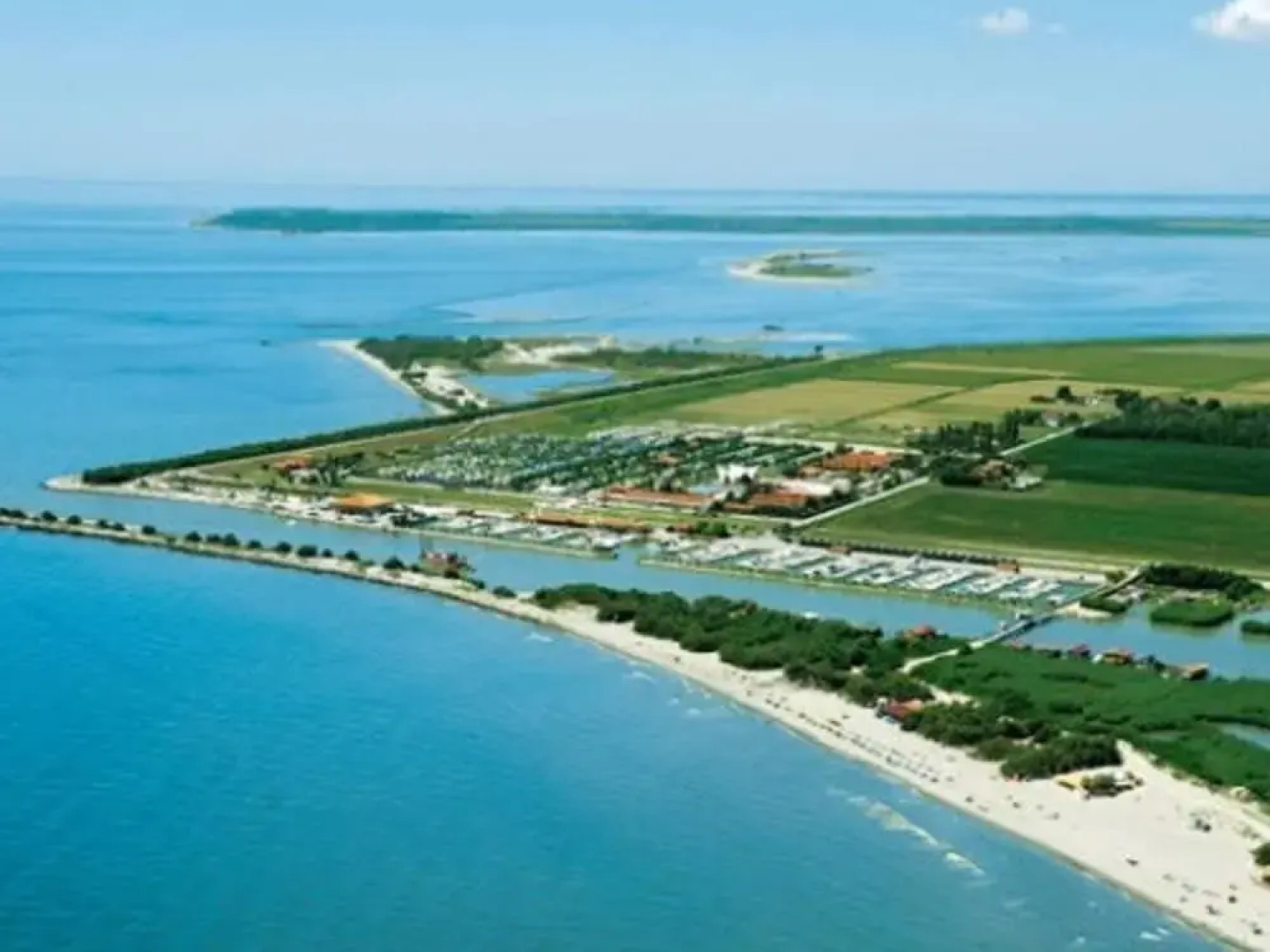 Holiday Home in the Reserve of Delta del Po, Wi-fi, Pets Allowed, Swimming Pool