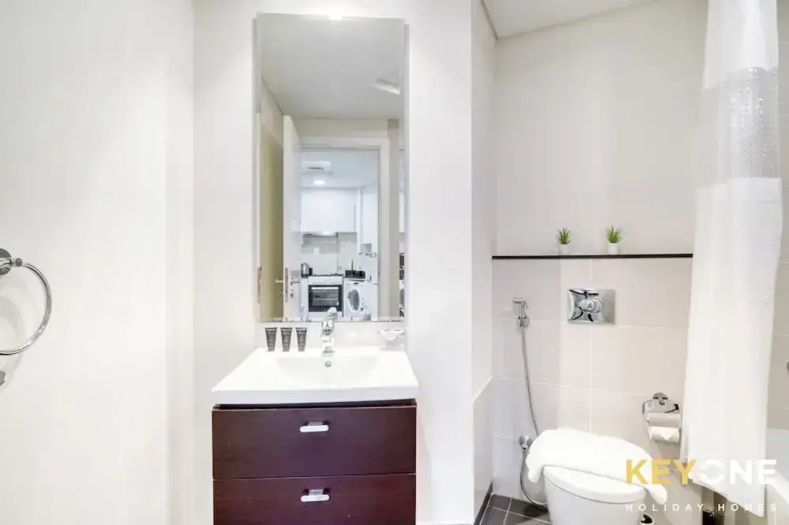 Viridis Living Chic and Spacious 1BR