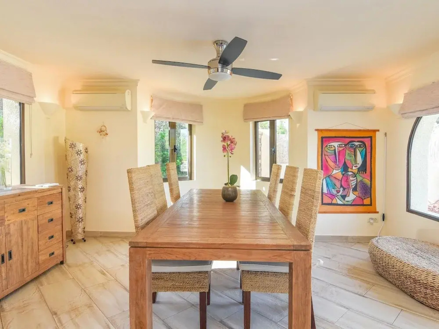 Beautiful 8-person Villa in Moraira, Near Centre, sea and Beach, Very Nicely Furnished