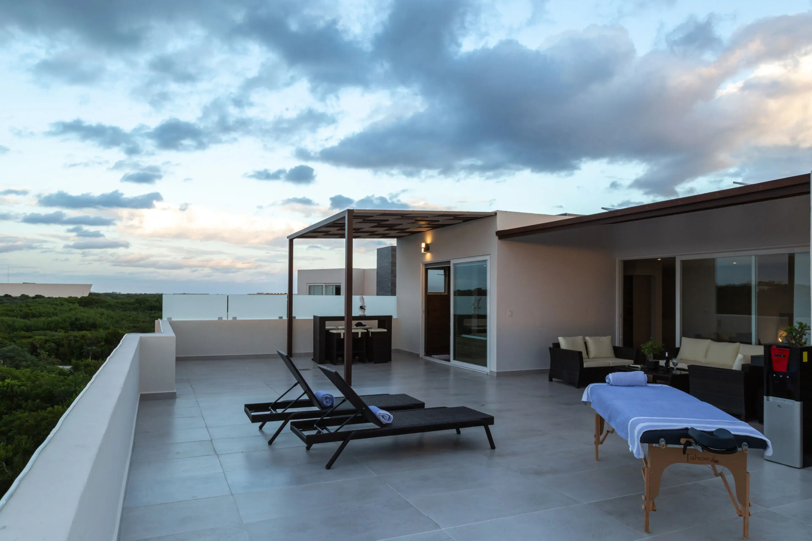Fabulous & Exclusive Apartments With Sea View Pool BBQ Garden