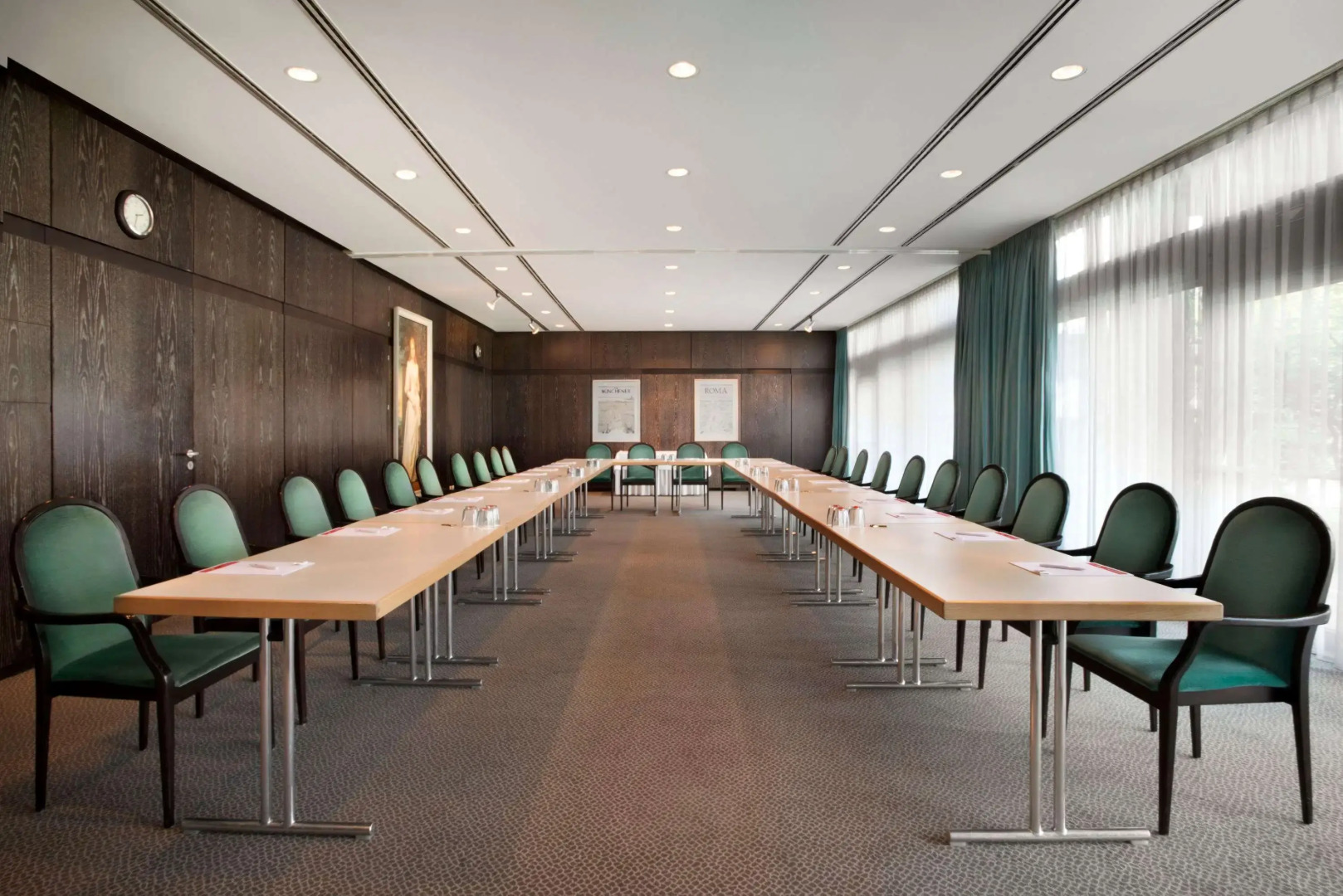 Отель Ramada by Wyndham Nuernberg Parkhotel