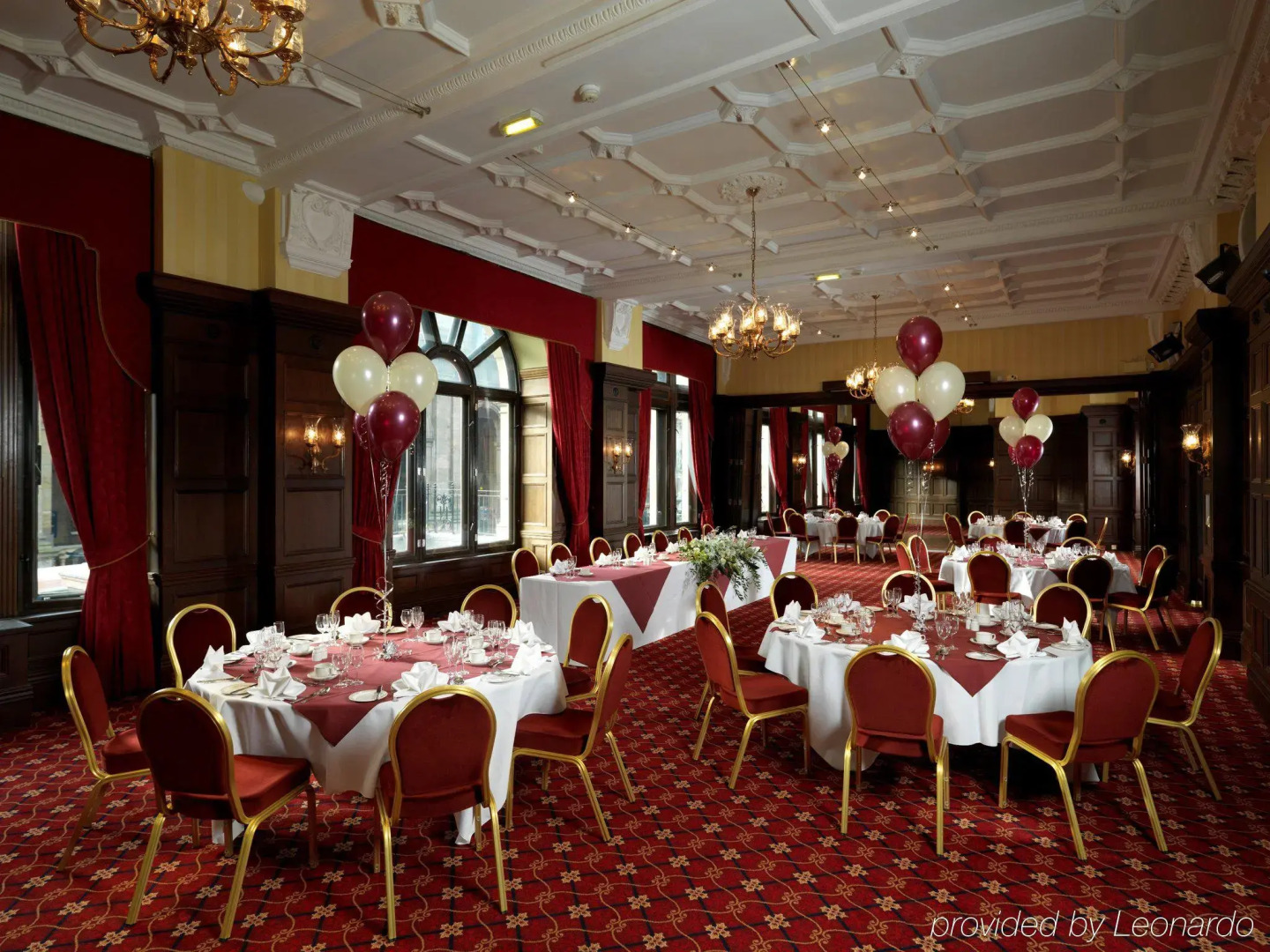 County Hotel & County Aparthotel Newcastle