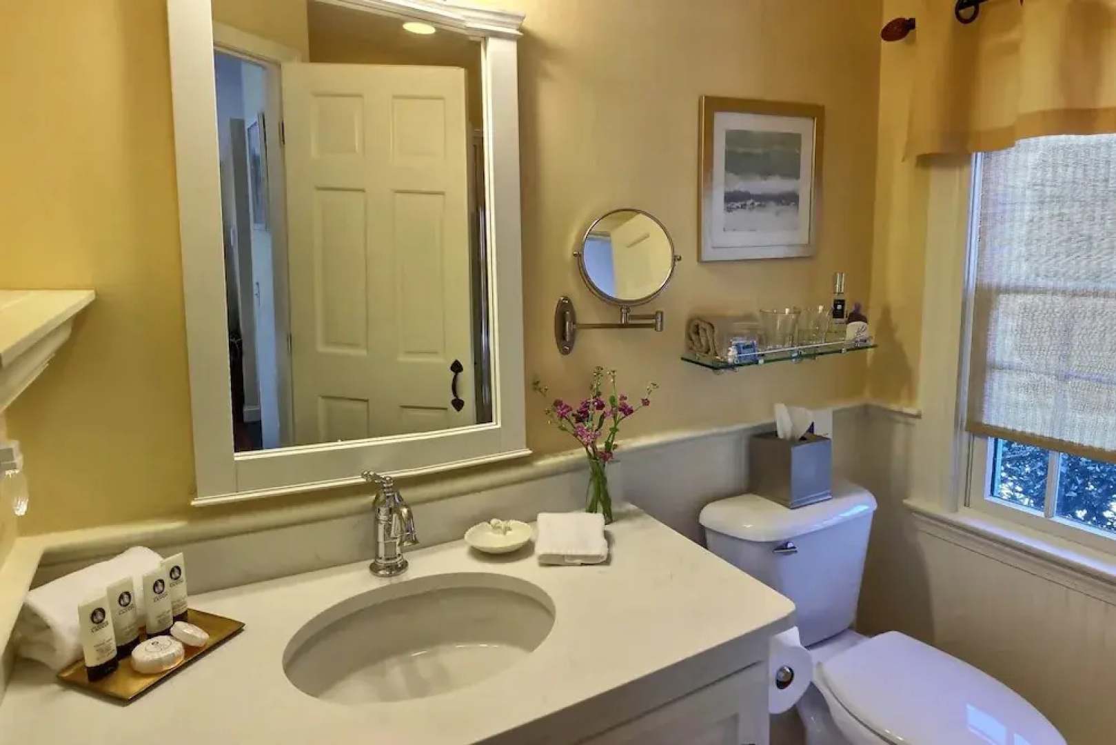 Carriage House Inn