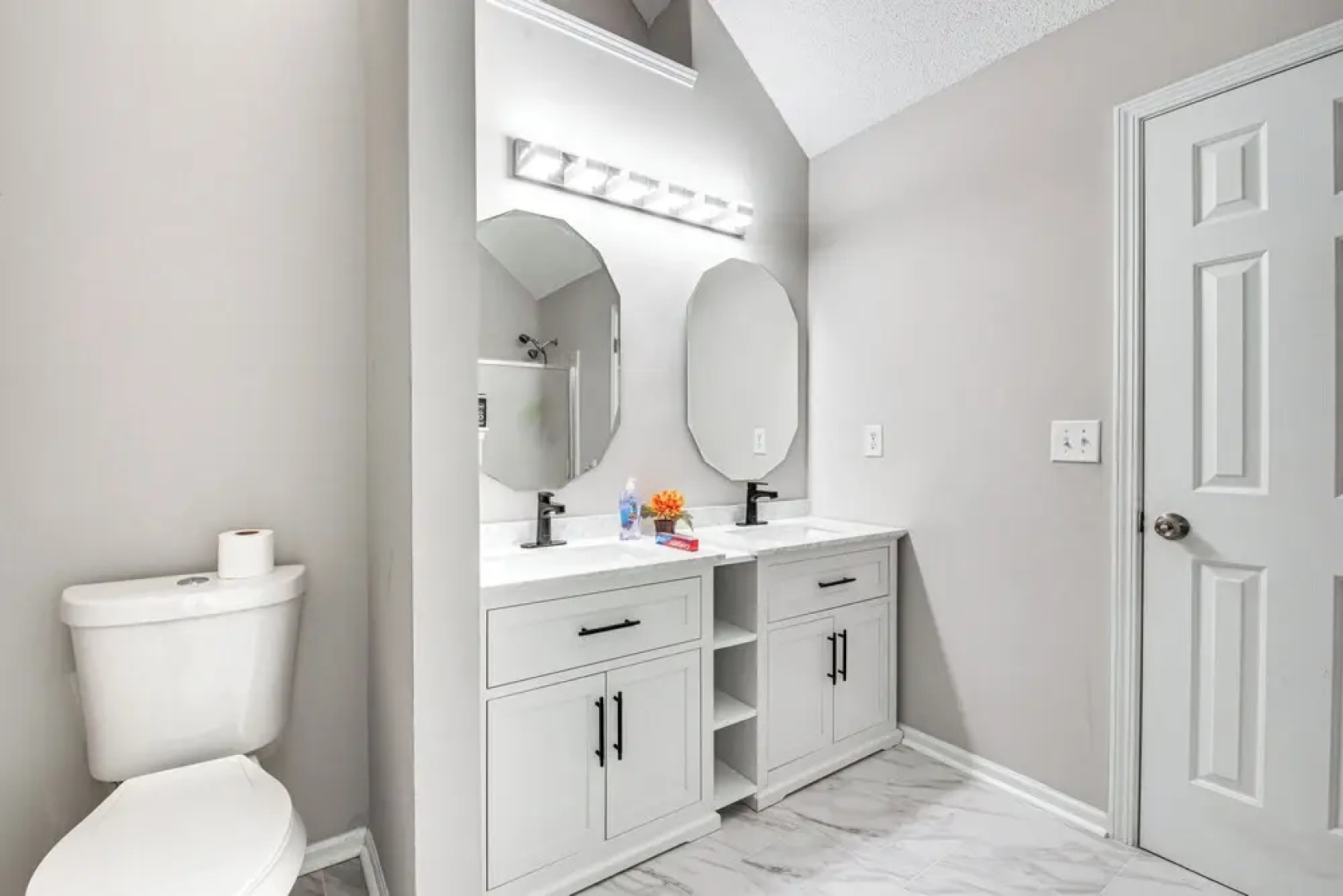 10 Mi to Stone Mtn Park: Spacious Home in Lithonia