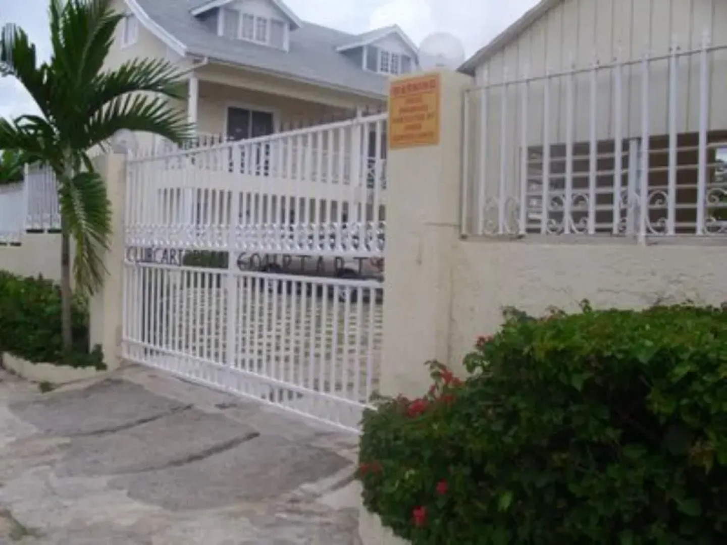 Club Caribbean Court Apartments